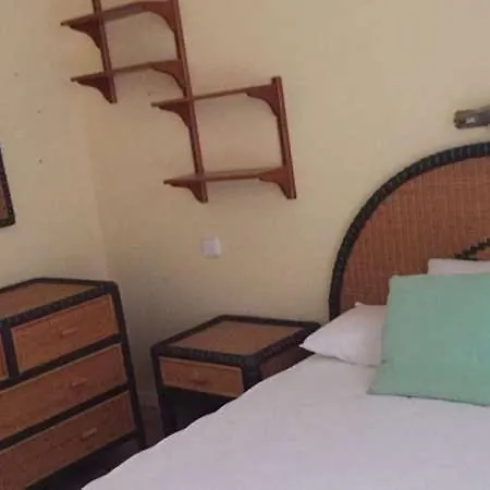 Sleeps 6 Wifi Villa