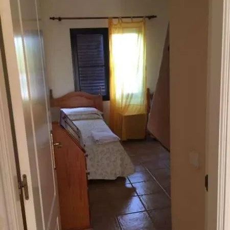 Sleeps 6 Wifi Villa *