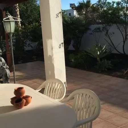 Sleeps 6 Wifi Villa Costa Teguise